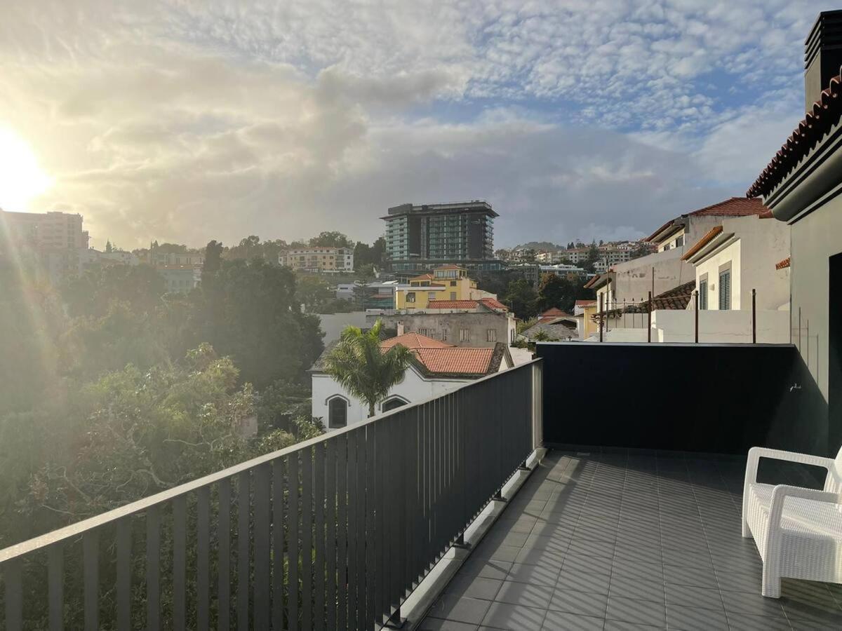 Carreira Residence Funchal  Esterno foto