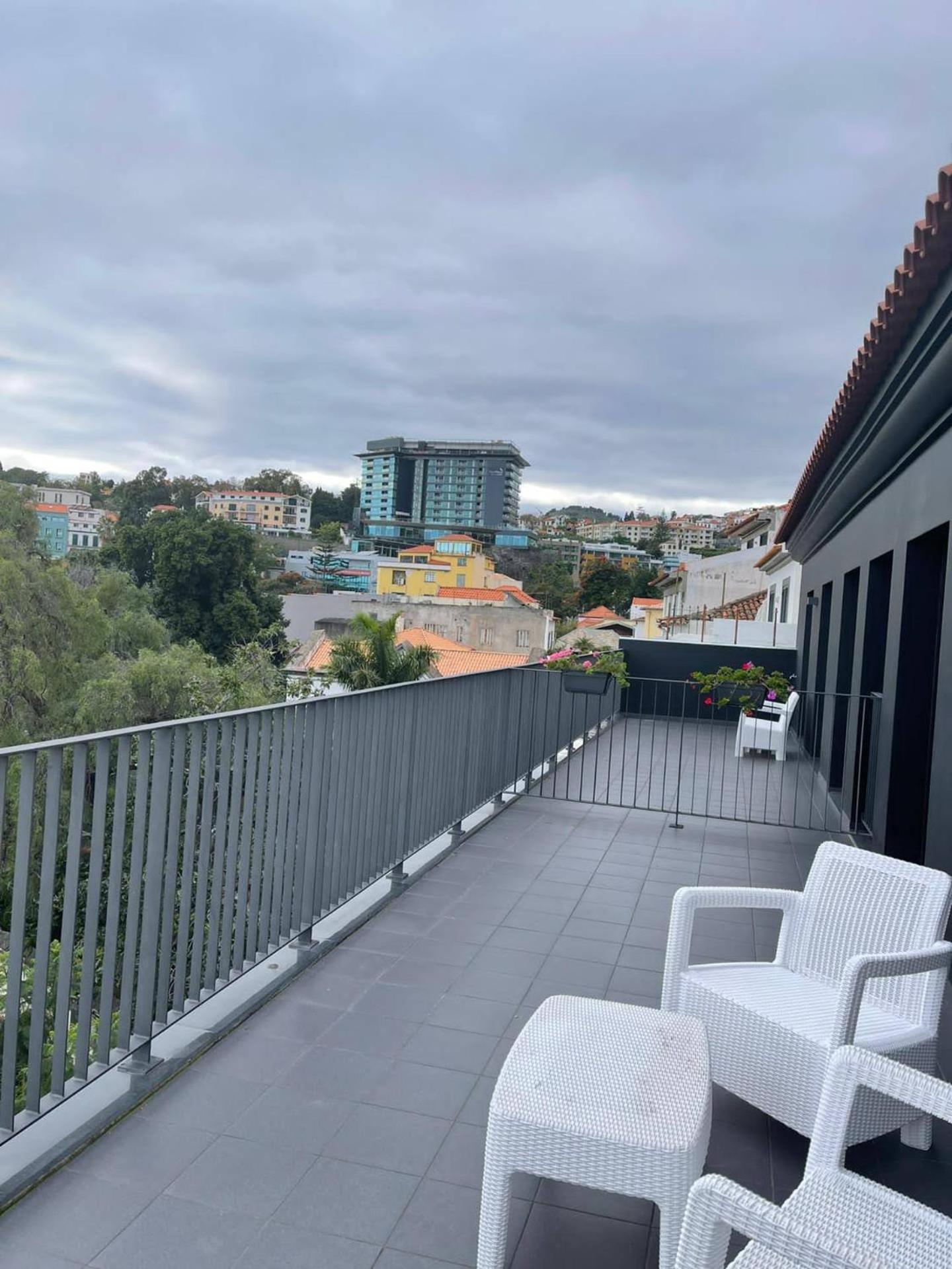 Carreira Residence Funchal  Esterno foto